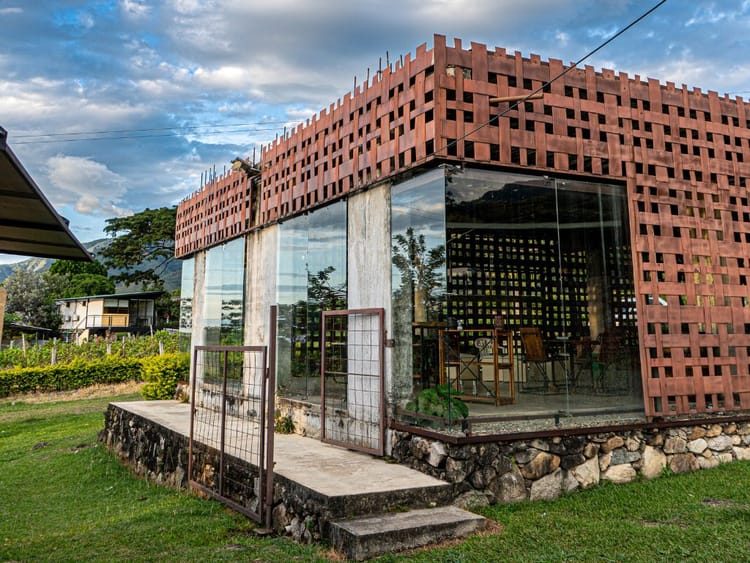 Bodega de vinos de Finca Termópilas, alojamiento campestre en Rivera, Huila